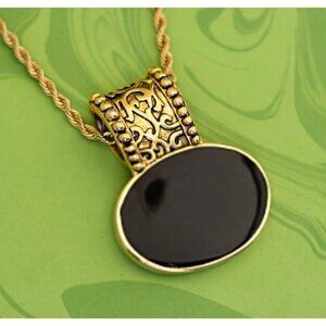 Vintage Geometric Oval Black Pendant Necklace 18 inch - W8